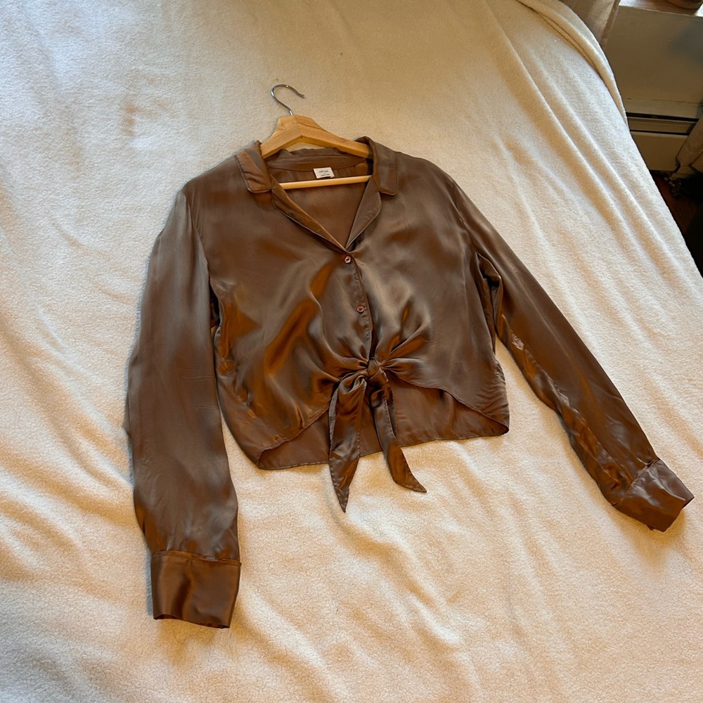 Aritzia | Size S | Wilfred Tie-Front Satin Blouse